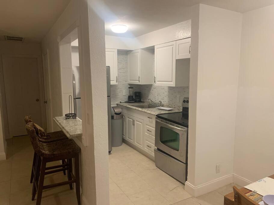 Nice And Quiet 2 Beds 1 Bath In Oakland Fl 포트 로더데일 외부 사진
