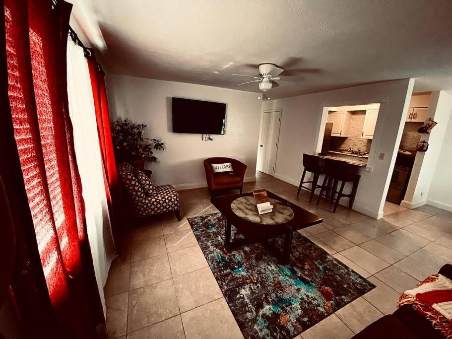 Nice And Quiet 2 Beds 1 Bath In Oakland Fl 포트 로더데일 외부 사진
